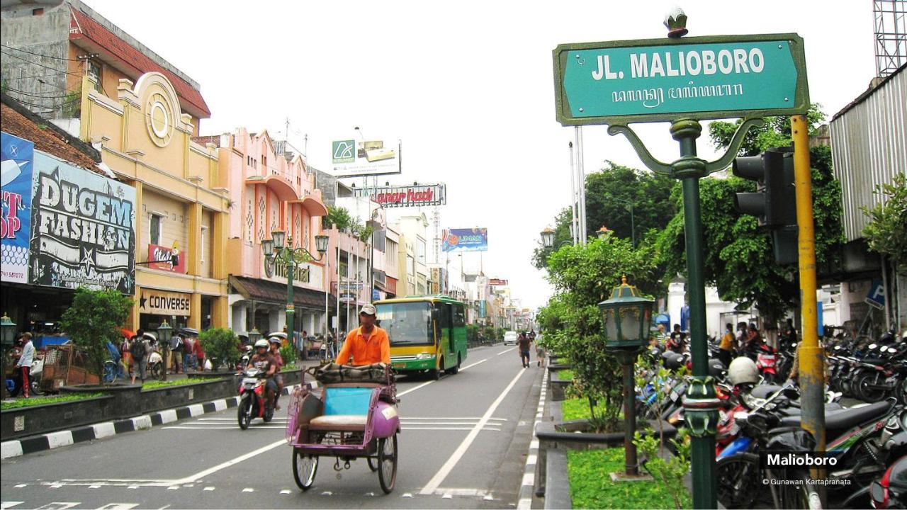 Roemah Noni Macanan Hotel Yogyakarta Exterior photo