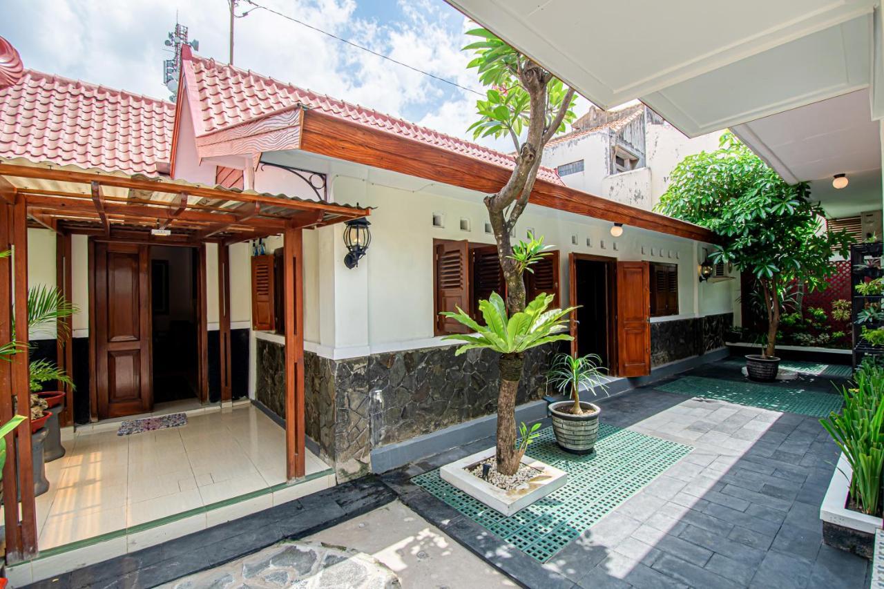 Roemah Noni Macanan Hotel Yogyakarta Exterior photo